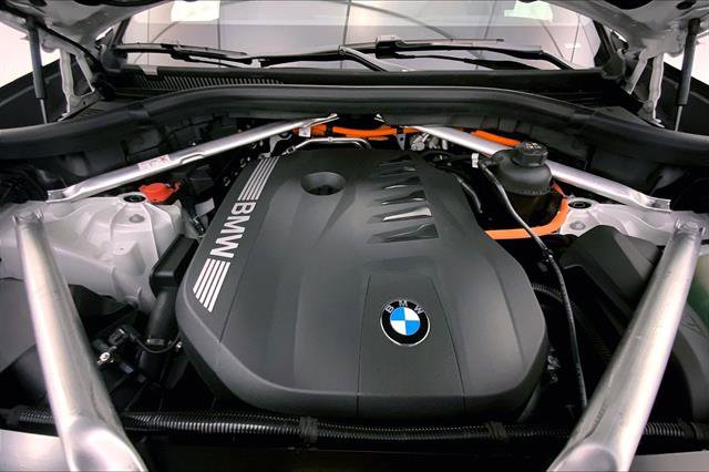 New 2026 BMW X5 xDrive50e image 8
