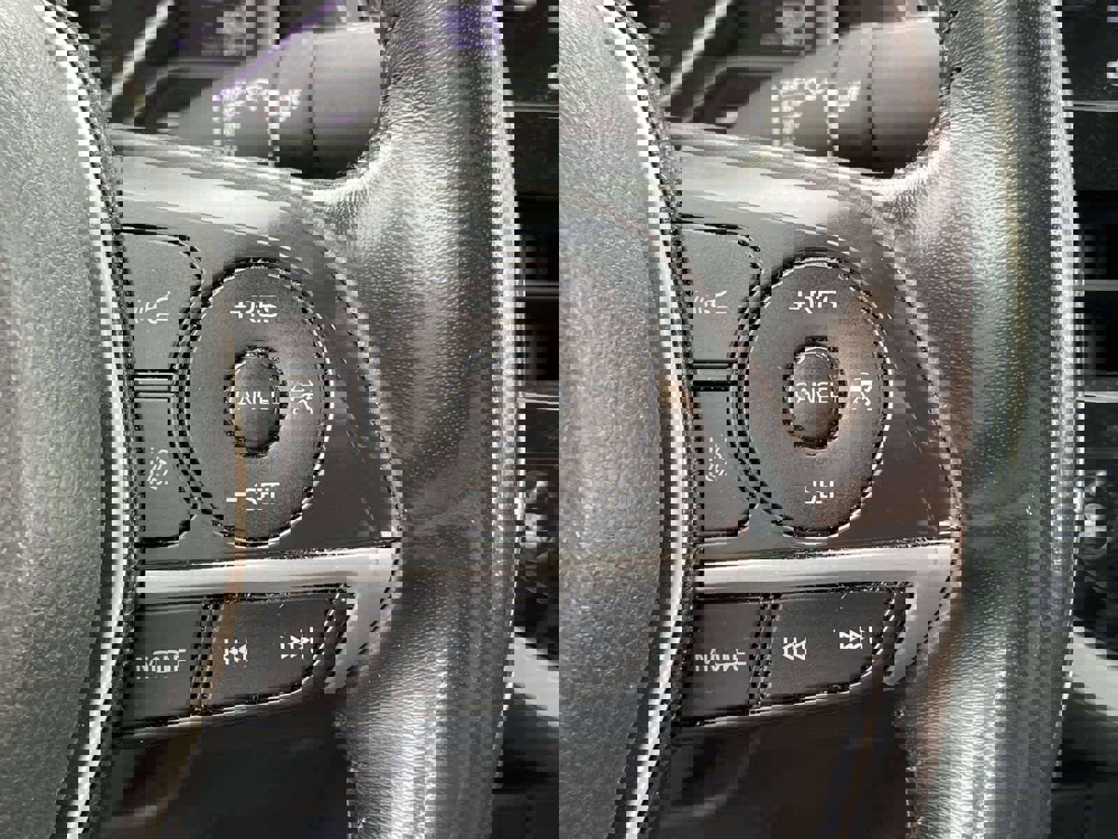 Used 2022 Toyota Camry XLE w/ Navigation Upgrade Package image 17