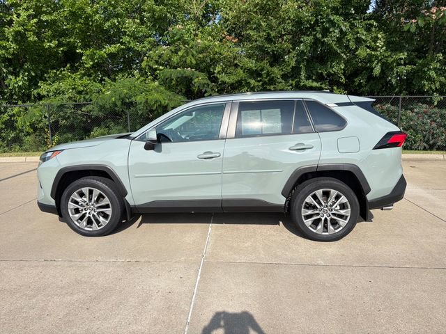Used 2022 Toyota RAV4 XLE Premium FWD image 2