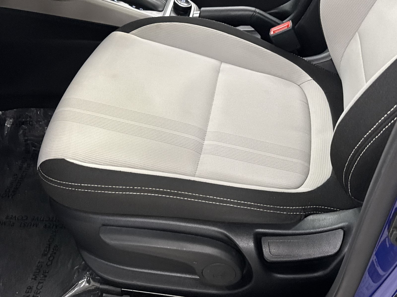 Used 2025 Hyundai Venue SEL FWD image 26