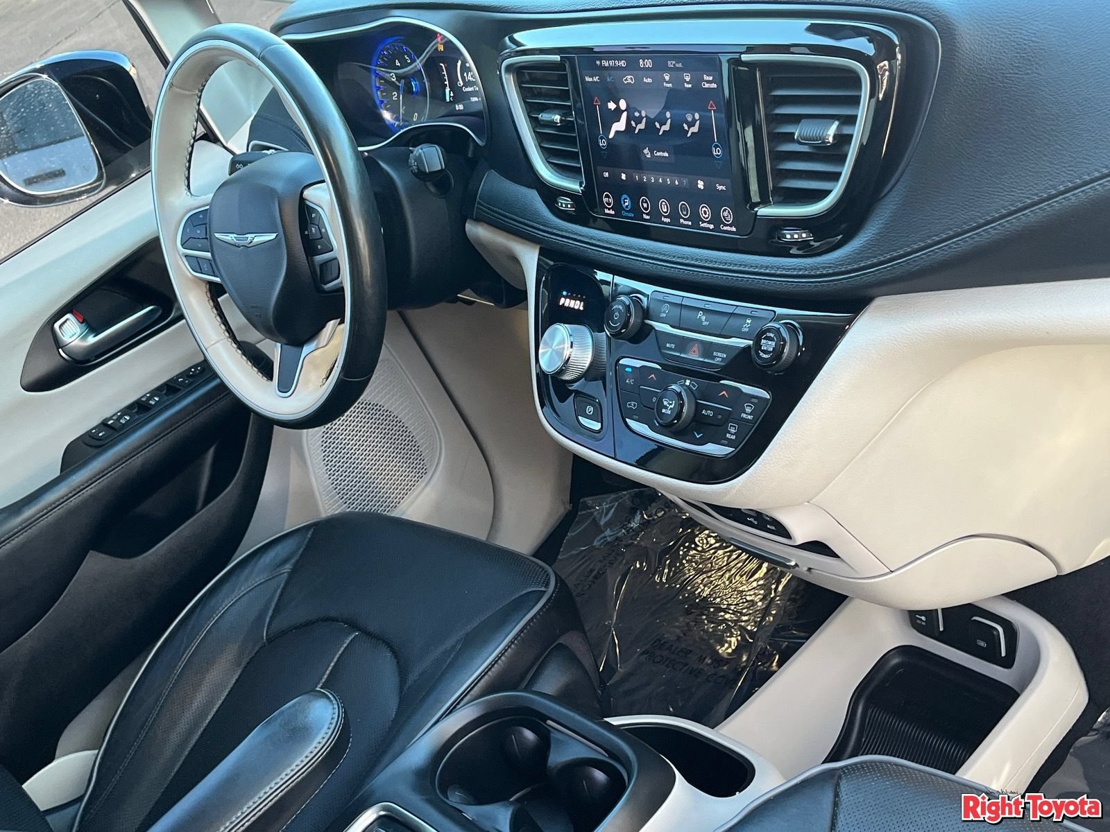 Used 2020 Chrysler Pacifica Limited FWD image 12