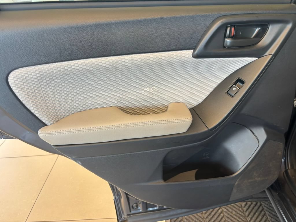 Used 2017 Subaru Forester 2.5i Premium w/ Popular Package #2A AWD/4WD image 24