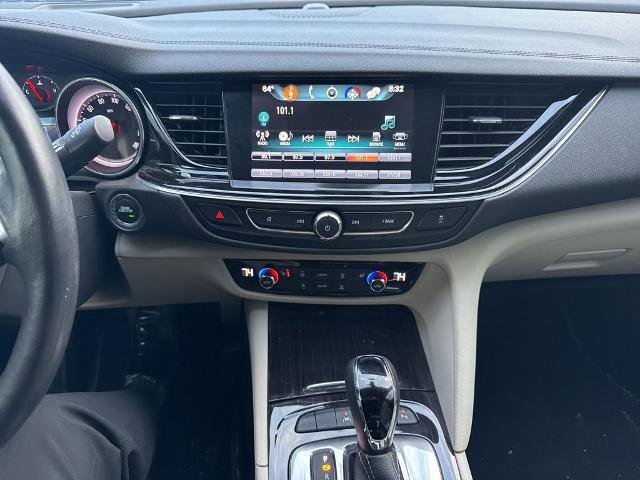 Used 2018 Buick Regal Essence w/ Driver Confidence Package #1 image 10