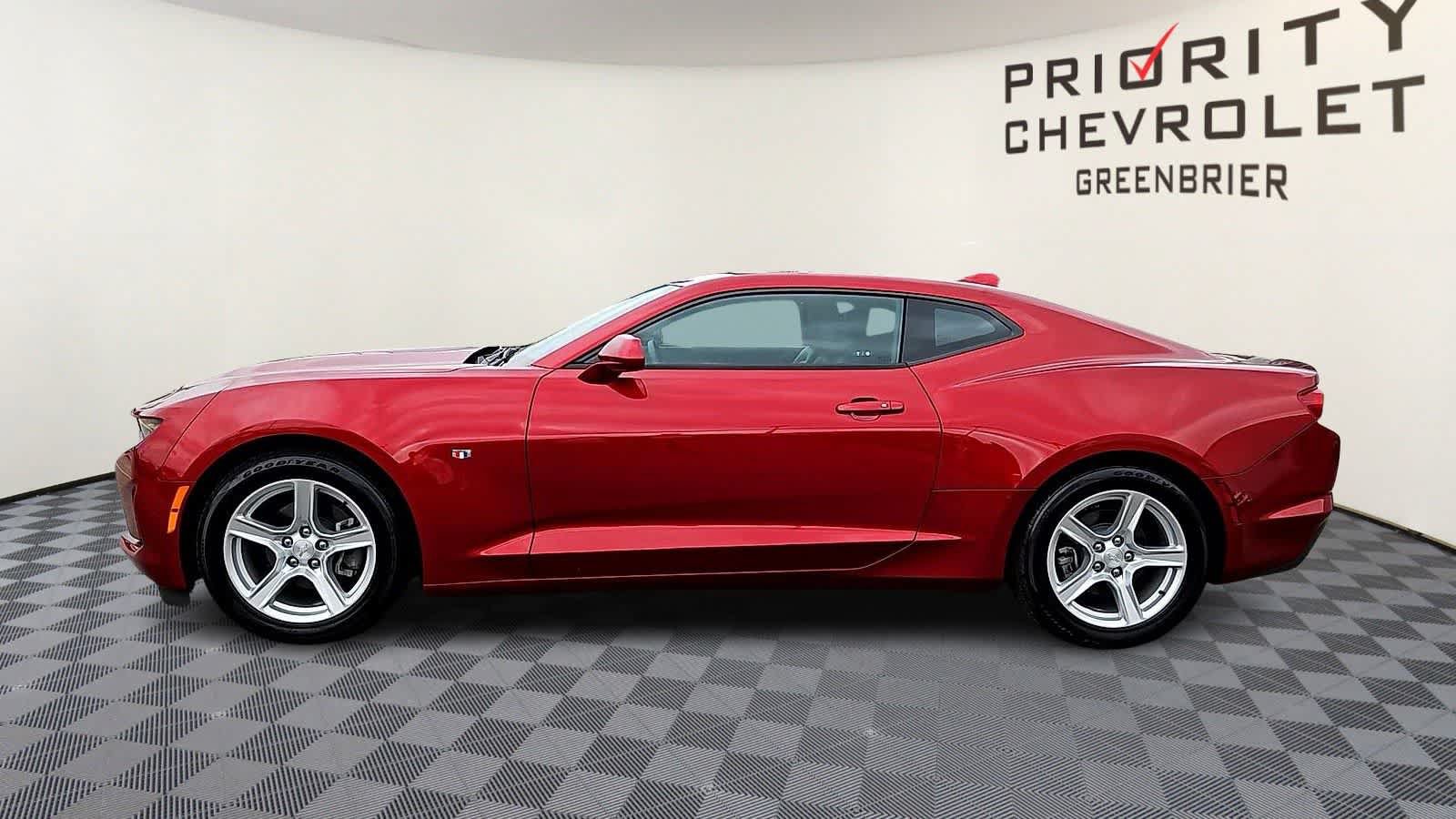 Used 2024 Chevrolet Camaro LT RWD image 5