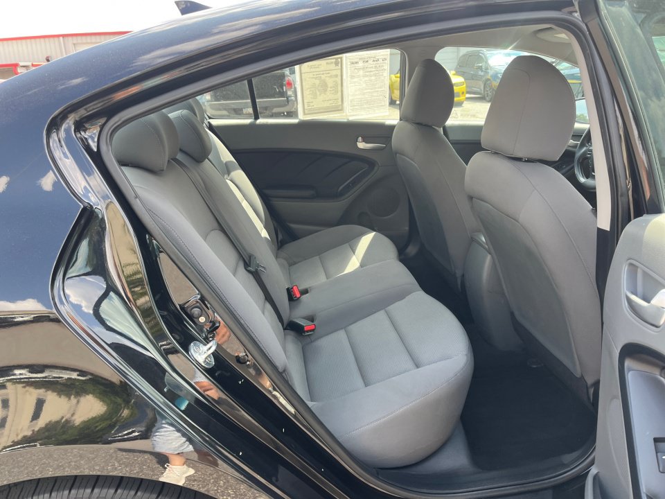 Used 2017 Kia Forte LX FWD image 30