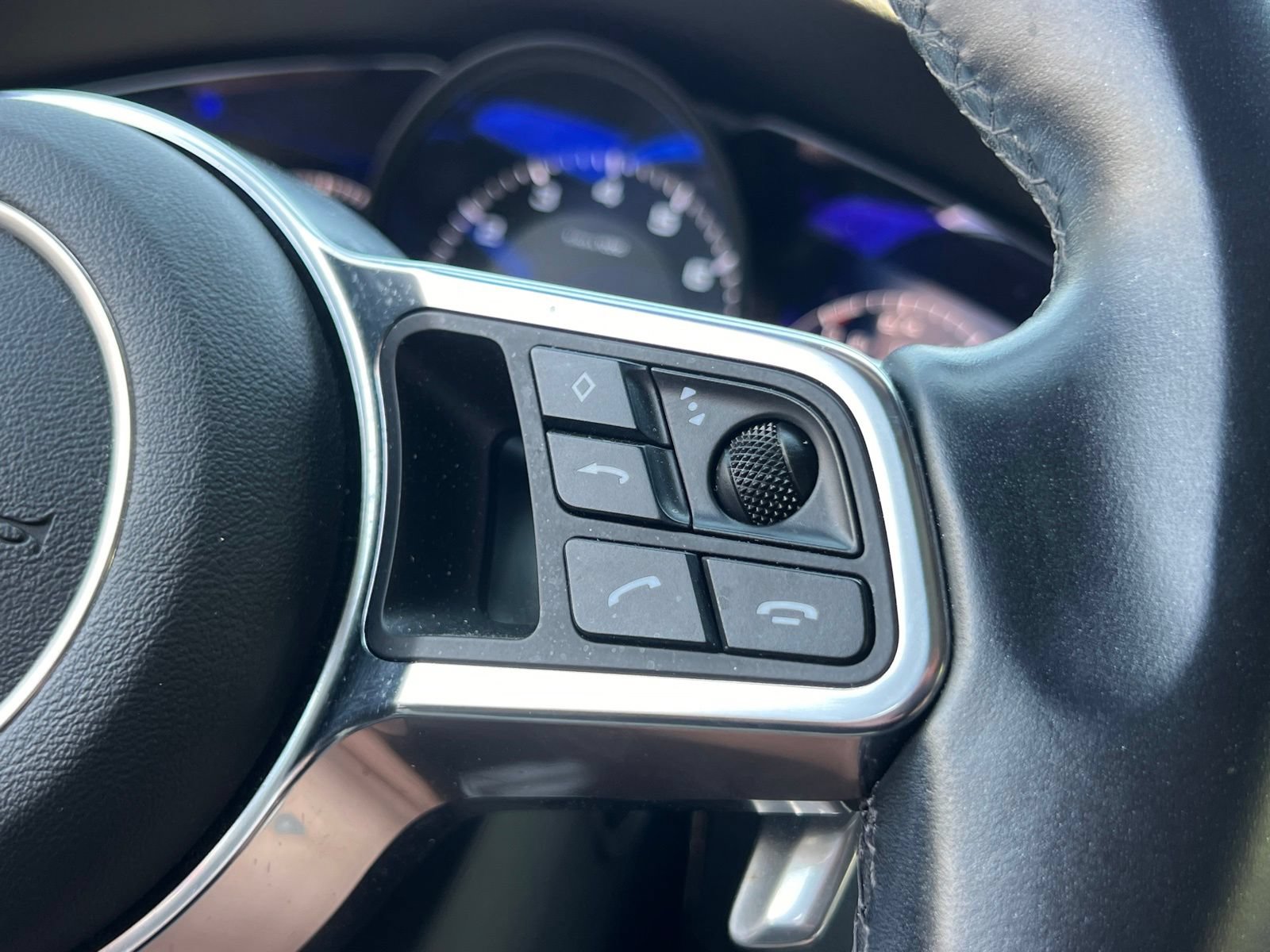 Certified 2020 Porsche Cayenne AWD/4WD image 22