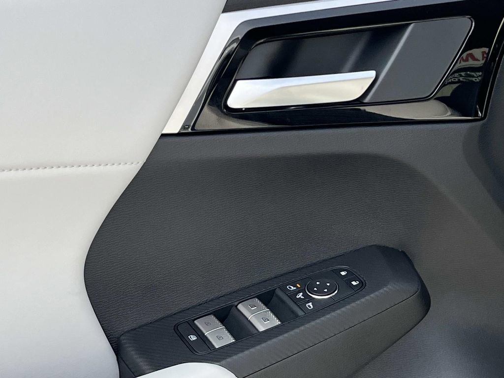 New 2026 Mitsubishi Outlander SE FWD image 12