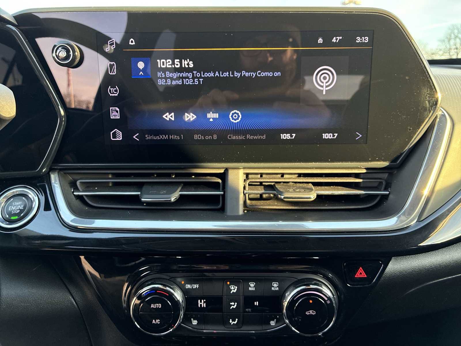 Used 2024 Chevrolet Trax ACTIV w/ Sunroof Package image 13