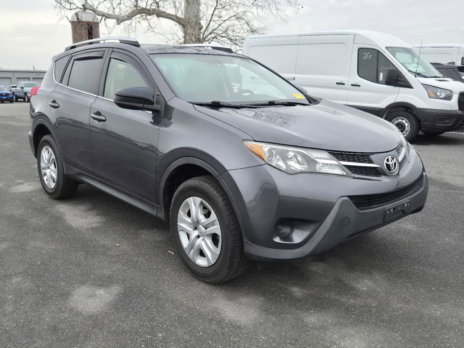 Used 2015 Toyota RAV4 LE image 3