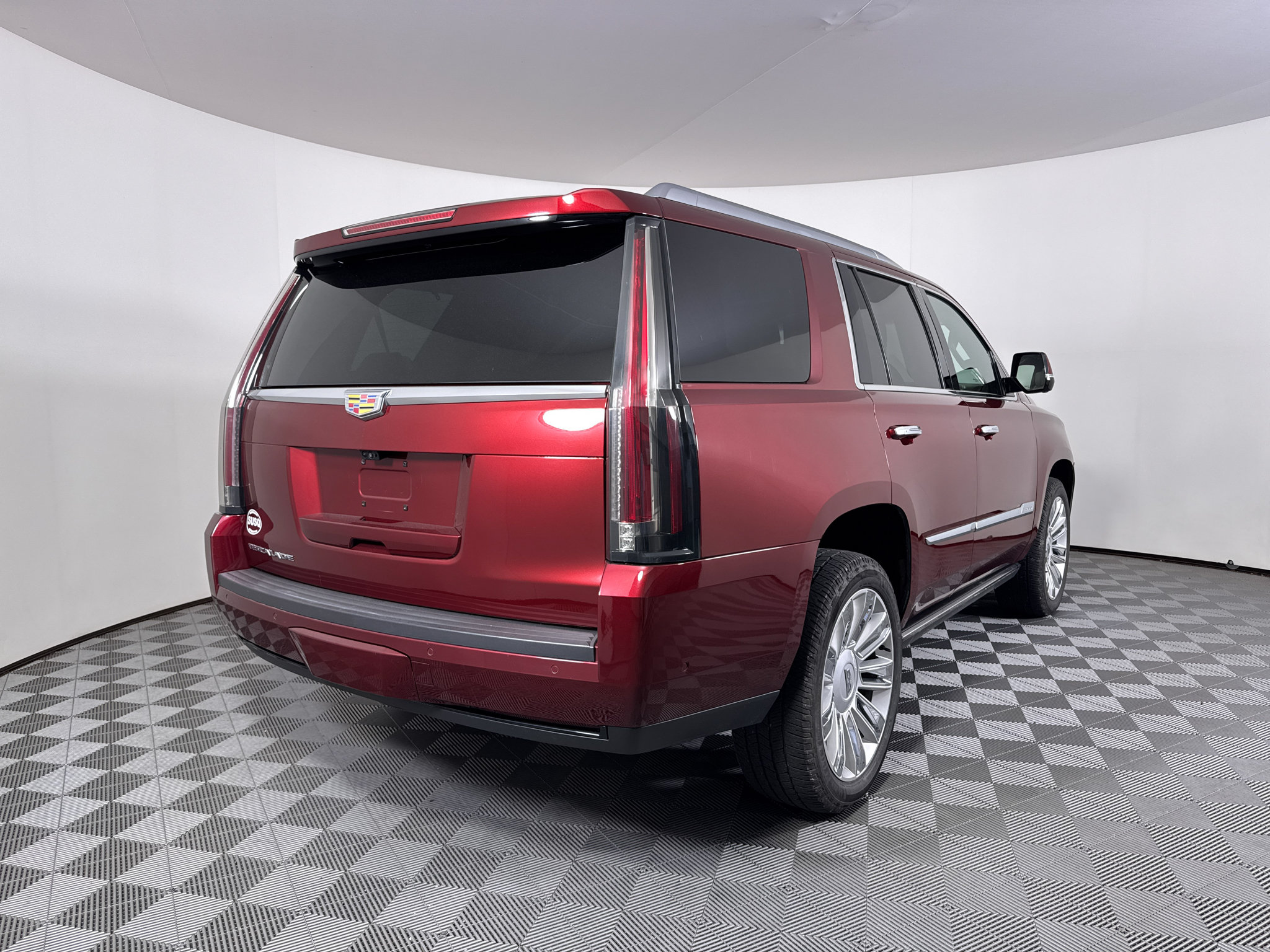 Used 2018 Cadillac Escalade Platinum AWD/4WD image 16