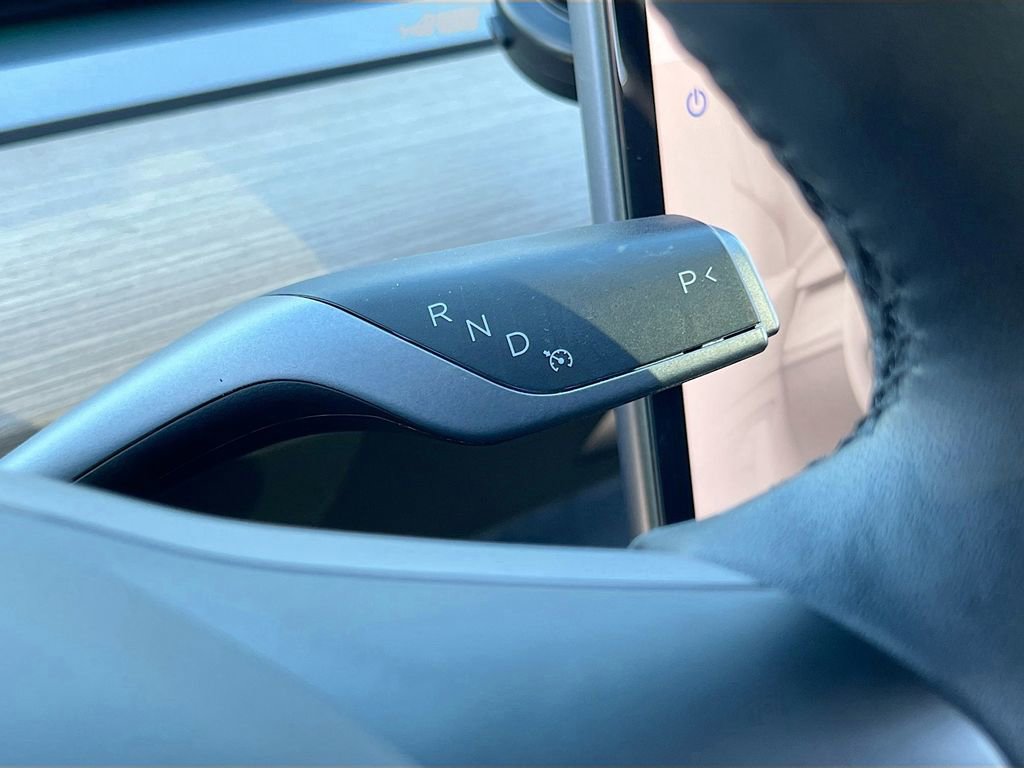 Used 2022 Tesla Model Y Performance image 16