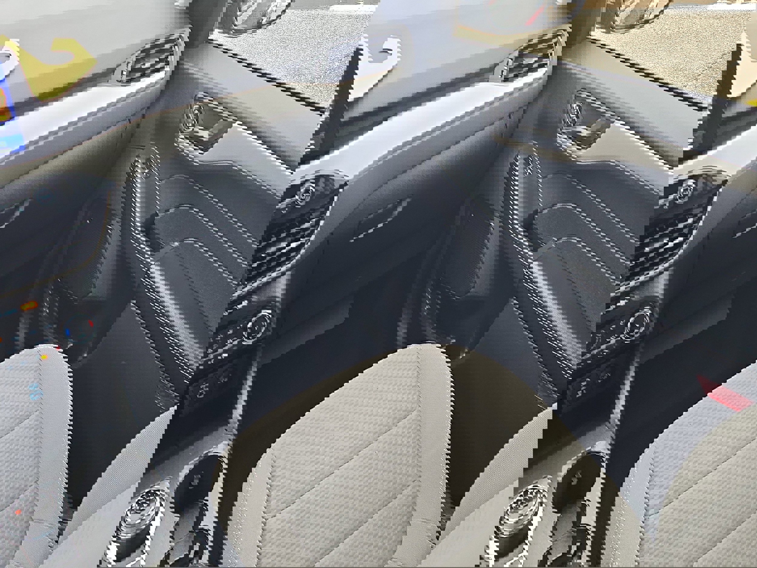 Certified 2022 Ford Escape SE w/ SE Sport Appearance Package image 18