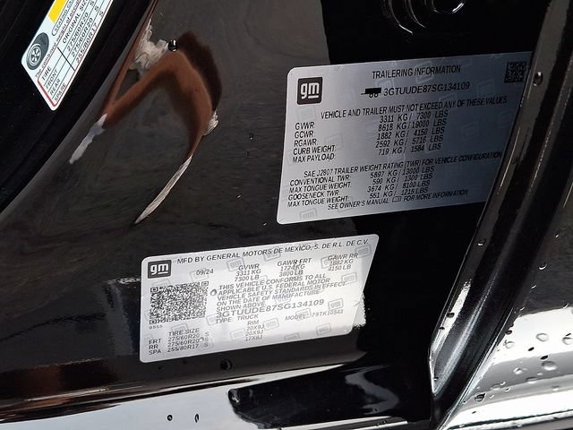 Used 2025 GMC Sierra 1500 SLT w/ SLT Premium Plus Package AWD/4WD image 29