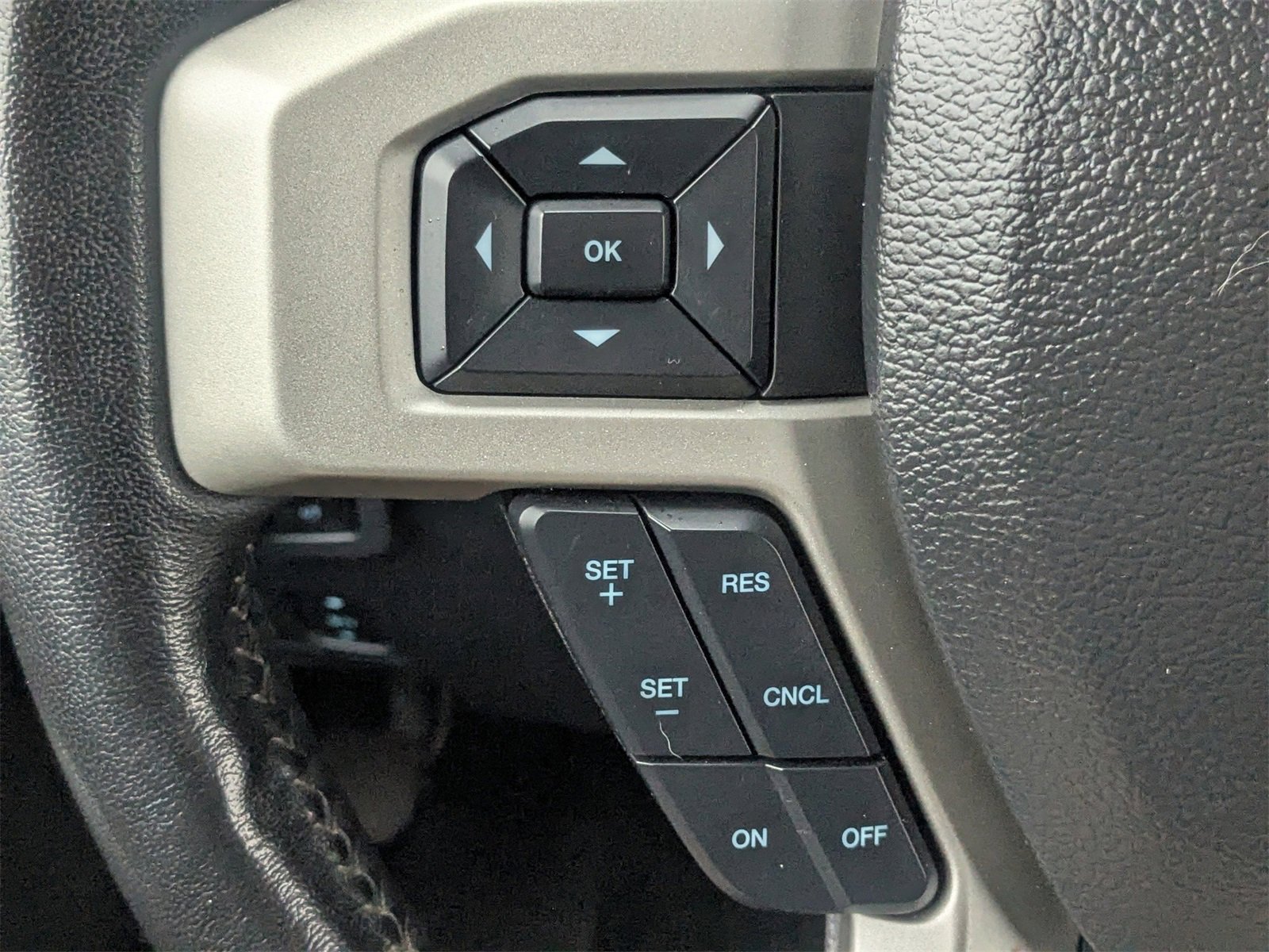 Used 2022 Ford F350 Lariat w/ Lariat Ultimate Package image 28