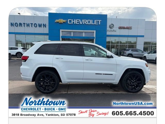Used 2020 Jeep Grand Cherokee Altitude AWD/4WD image 7