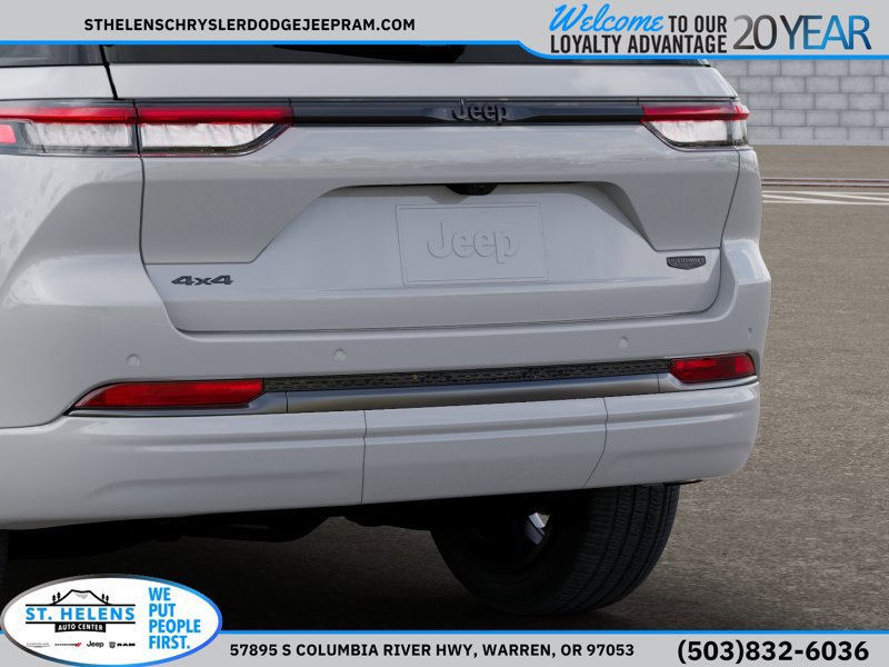 New 2026 Jeep Grand Cherokee Summit w/ Obsidian Package AWD/4WD image 16
