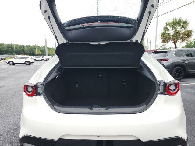 New 2026 MAZDA MAZDA3 2.5 S Hatchback w/ Premium Pkg FWD image 18