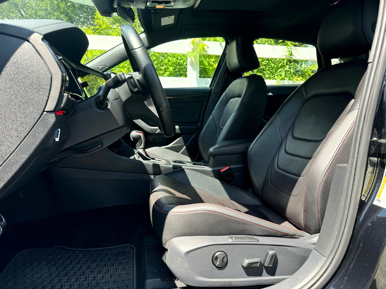 Used 2022 Volkswagen Jetta GLI Autobahn image 32