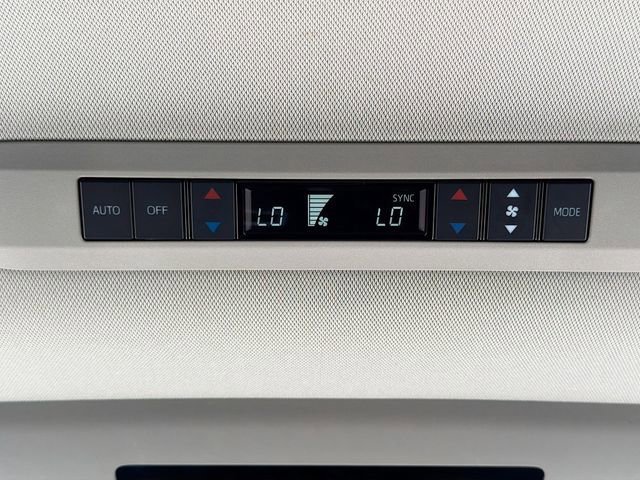 Used 2022 Toyota Sienna Limited FWD image 20
