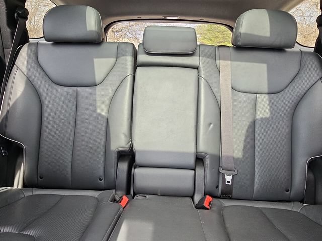 Used 2023 Hyundai Santa Fe Limited AWD/4WD image 17