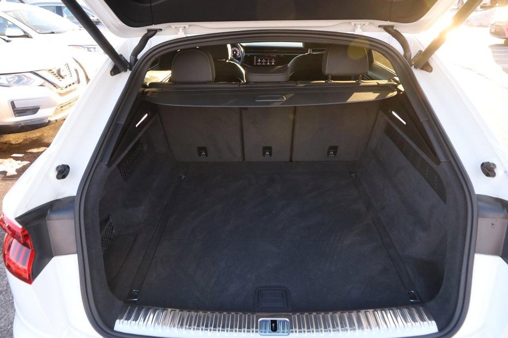 Used 2019 Audi Q8 Premium Plus w/ Premium Plus image 7