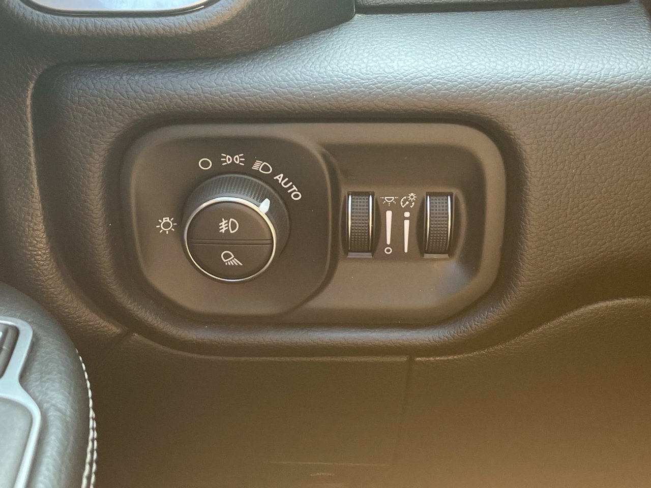 Used 2023 RAM 2500 Laramie w/ Night Edition AWD/4WD image 19