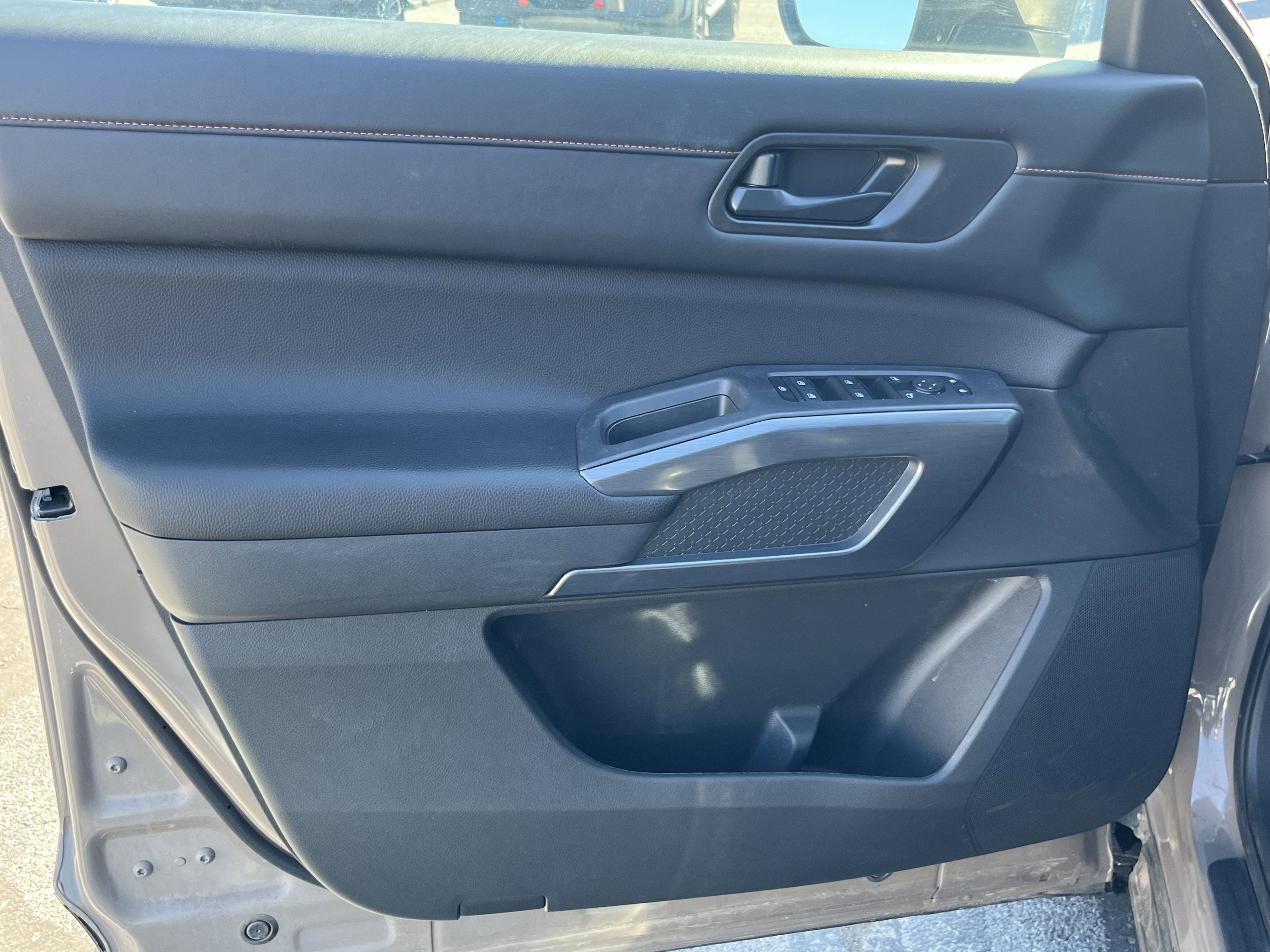 Used 2024 Nissan Pathfinder Rock Creek AWD/4WD image 17