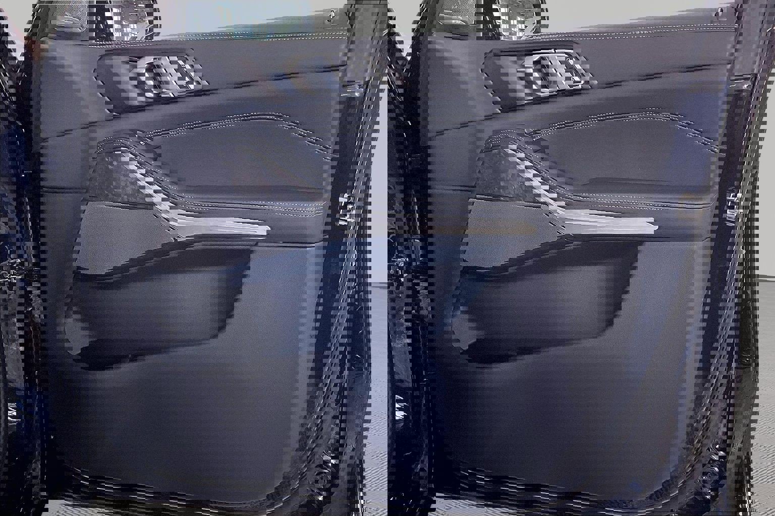 Certified 2024 BMW X5 xDrive40i w/ M Sport Package image 24