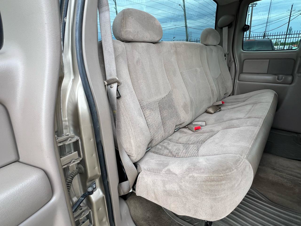 Used 2005 Chevrolet Silverado 2500 LS AWD/4WD image 30