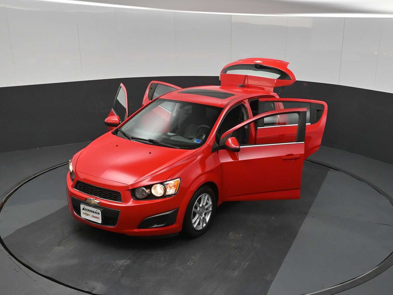 Used 2015 Chevrolet Sonic LT w/ Fun and Sun Package FWD image 19