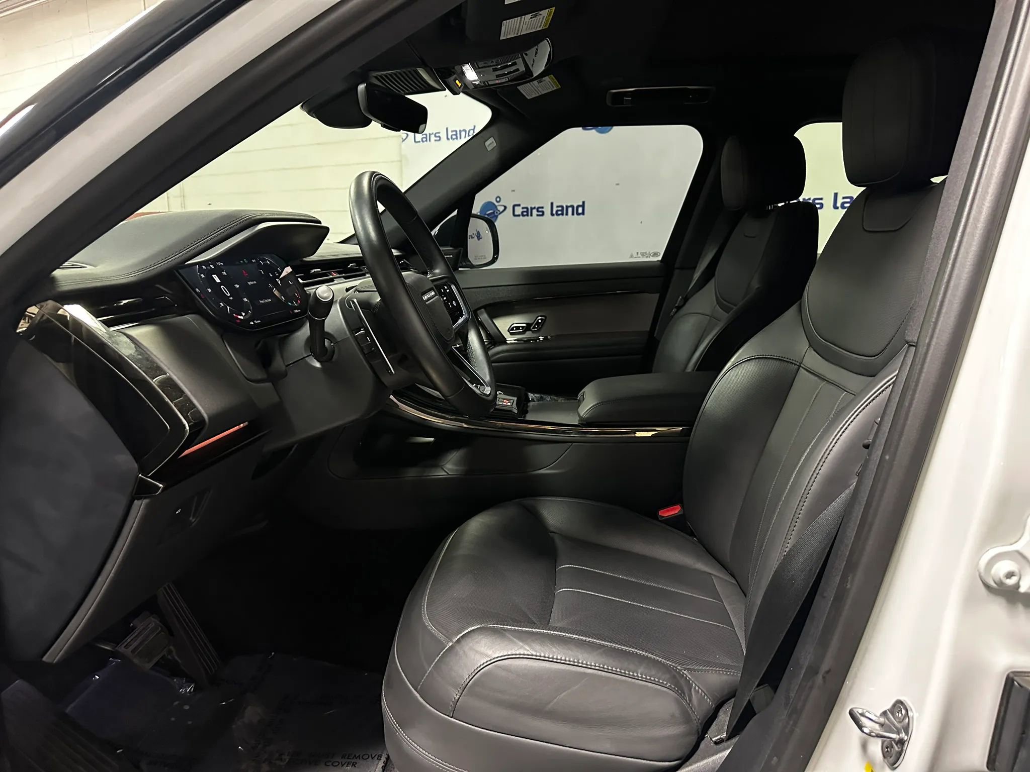 Used 2024 Land Rover Range Rover Sport SE image 11