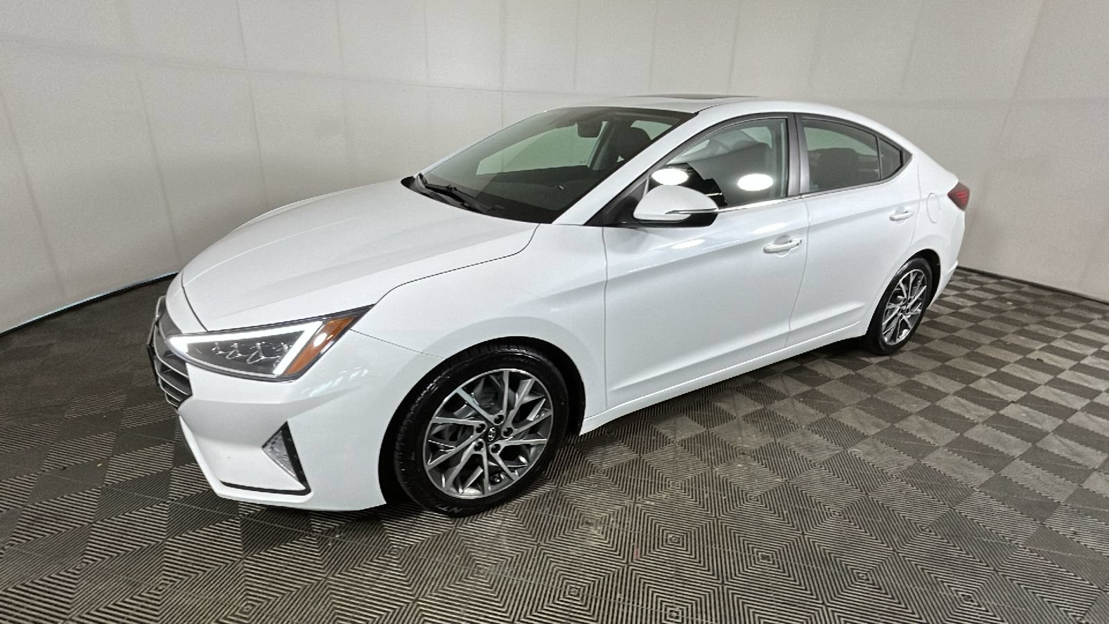 Used 2020 Hyundai Elantra Limited w/ Ultimate Package 03 FWD image 8