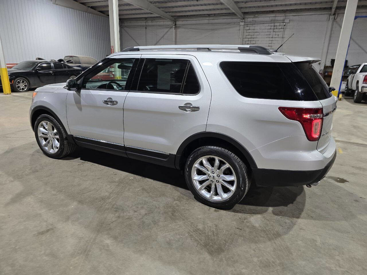 Used 2014 Ford Explorer Limited w/ Equipment Group 301A image 10