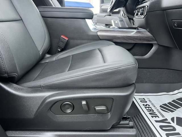 Used 2024 Chevrolet Silverado 2500 LTZ w/ LTZ Convenience Package image 45