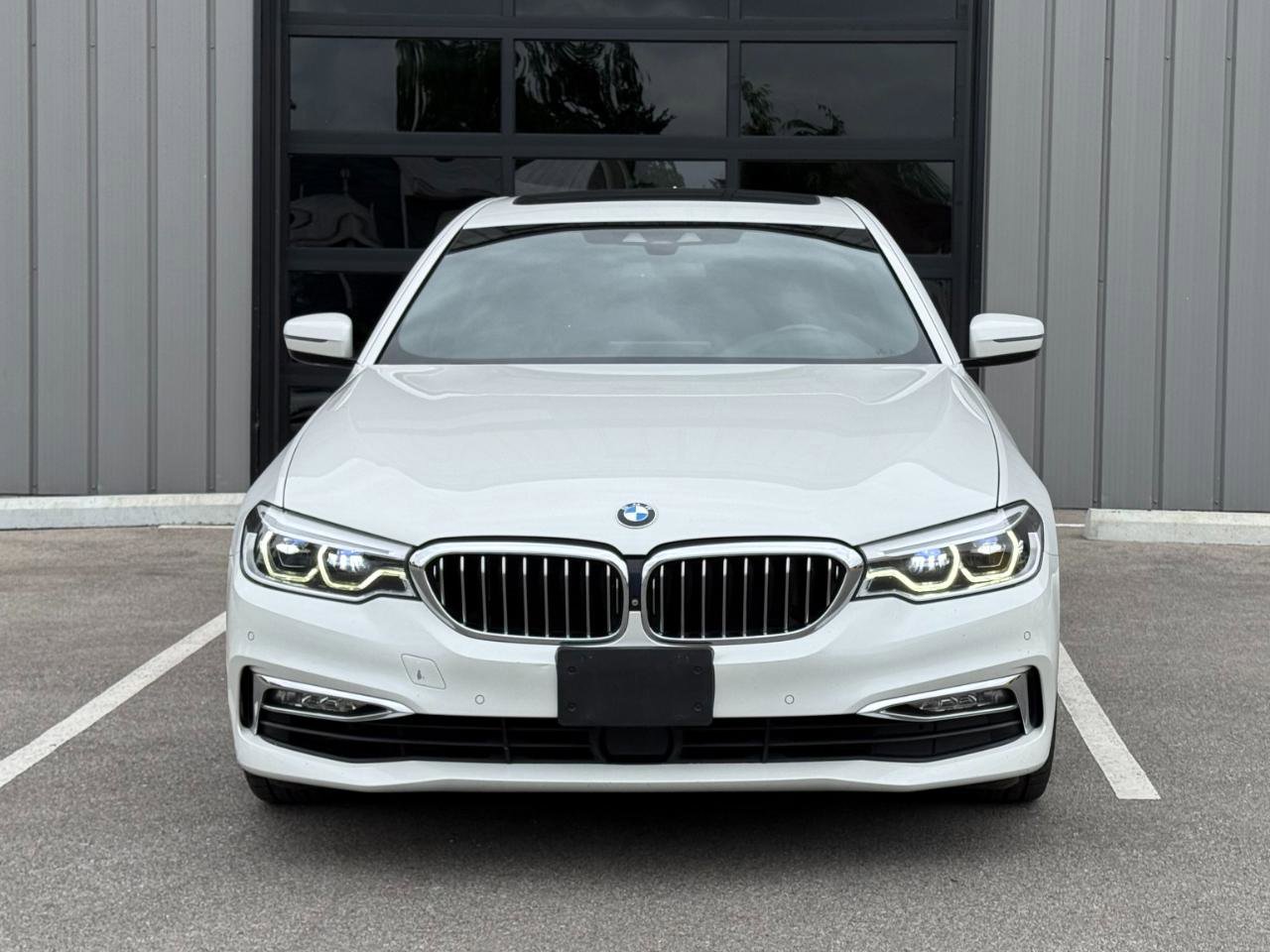 Used 2017 BMW 540i xDrive w/ Sport Package AWD/4WD image 2