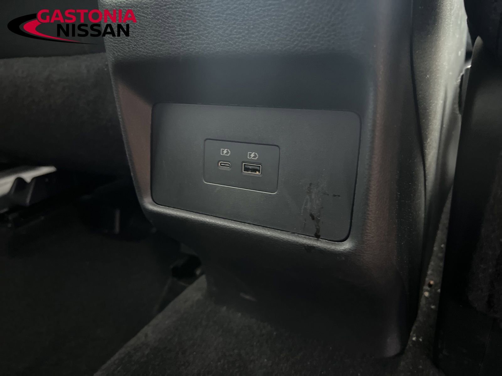 Used 2023 Nissan Rogue SV image 31