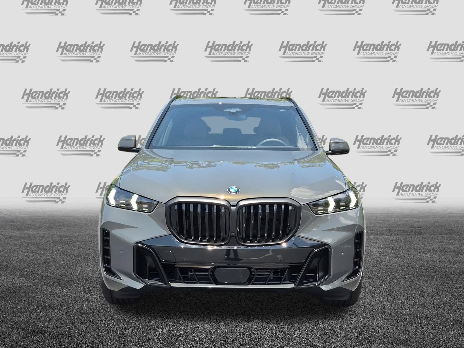 New 2026 BMW X5 xDrive40i w/ M Sport Package AWD/4WD image 3