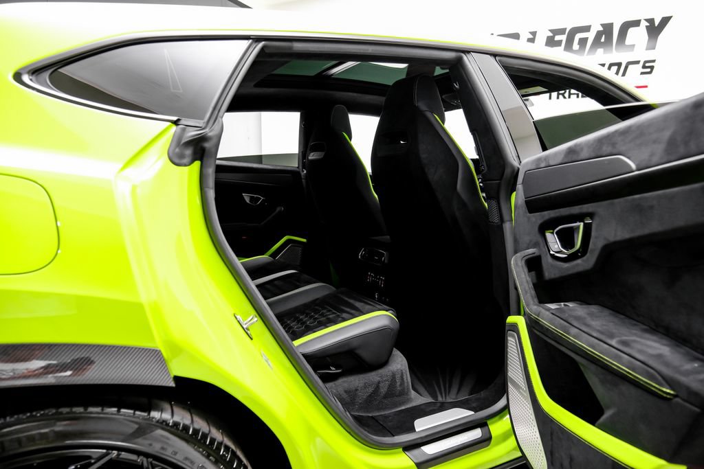Used 2023 Lamborghini Urus Performante AWD/4WD image 49