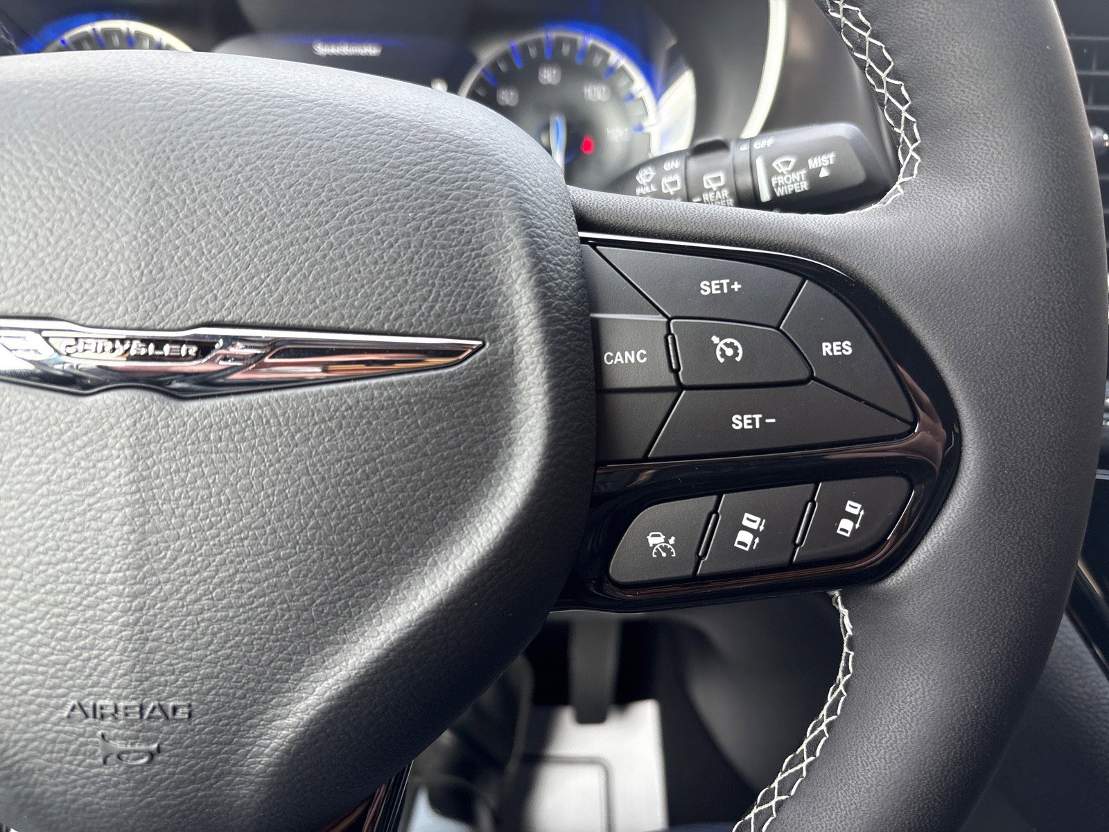 New 2026 Chrysler Pacifica Select w/ S Appearance Package image 14