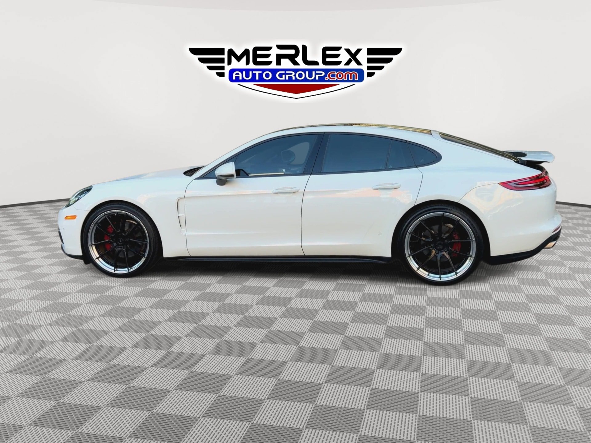 Used 2018 Porsche Panamera RWD image 5