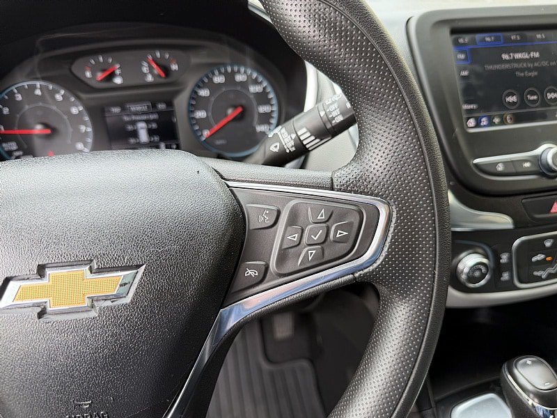 Used 2020 Chevrolet Equinox LS w/ LS Convenience Package FWD image 23