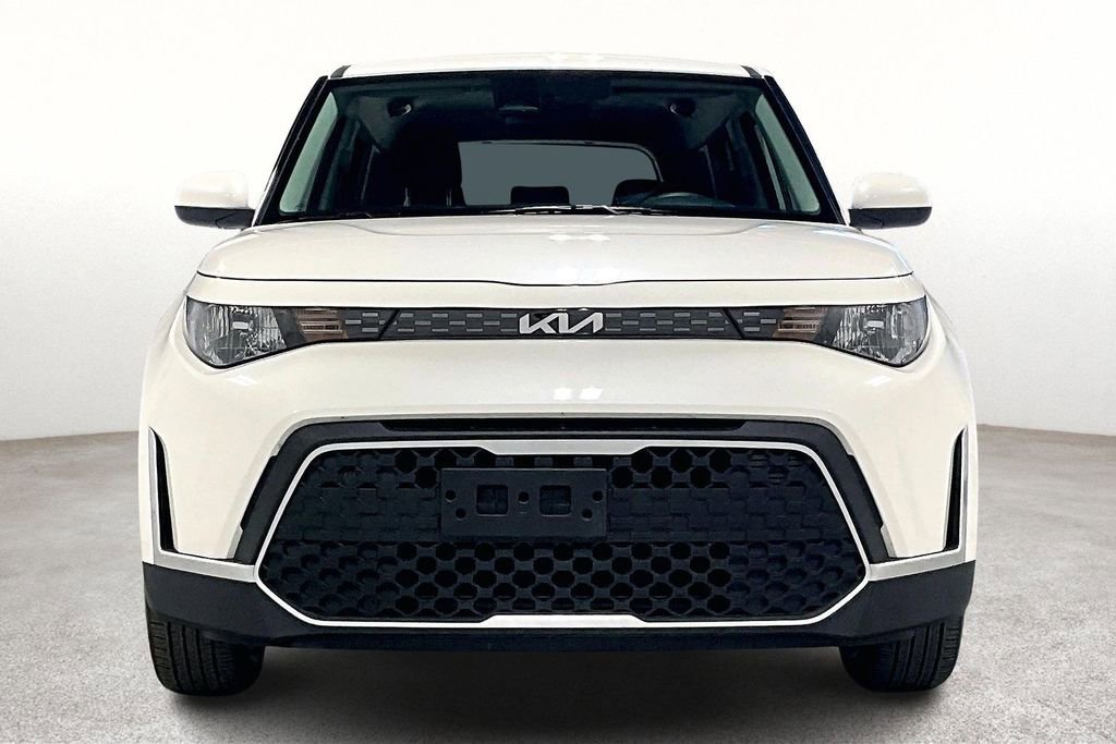 Used 2025 Kia Soul LX FWD image 5