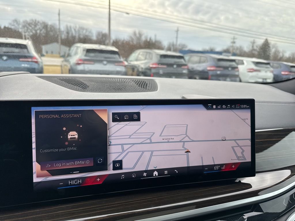 Used 2024 BMW X6 xDrive40i w/ Premium Package image 15