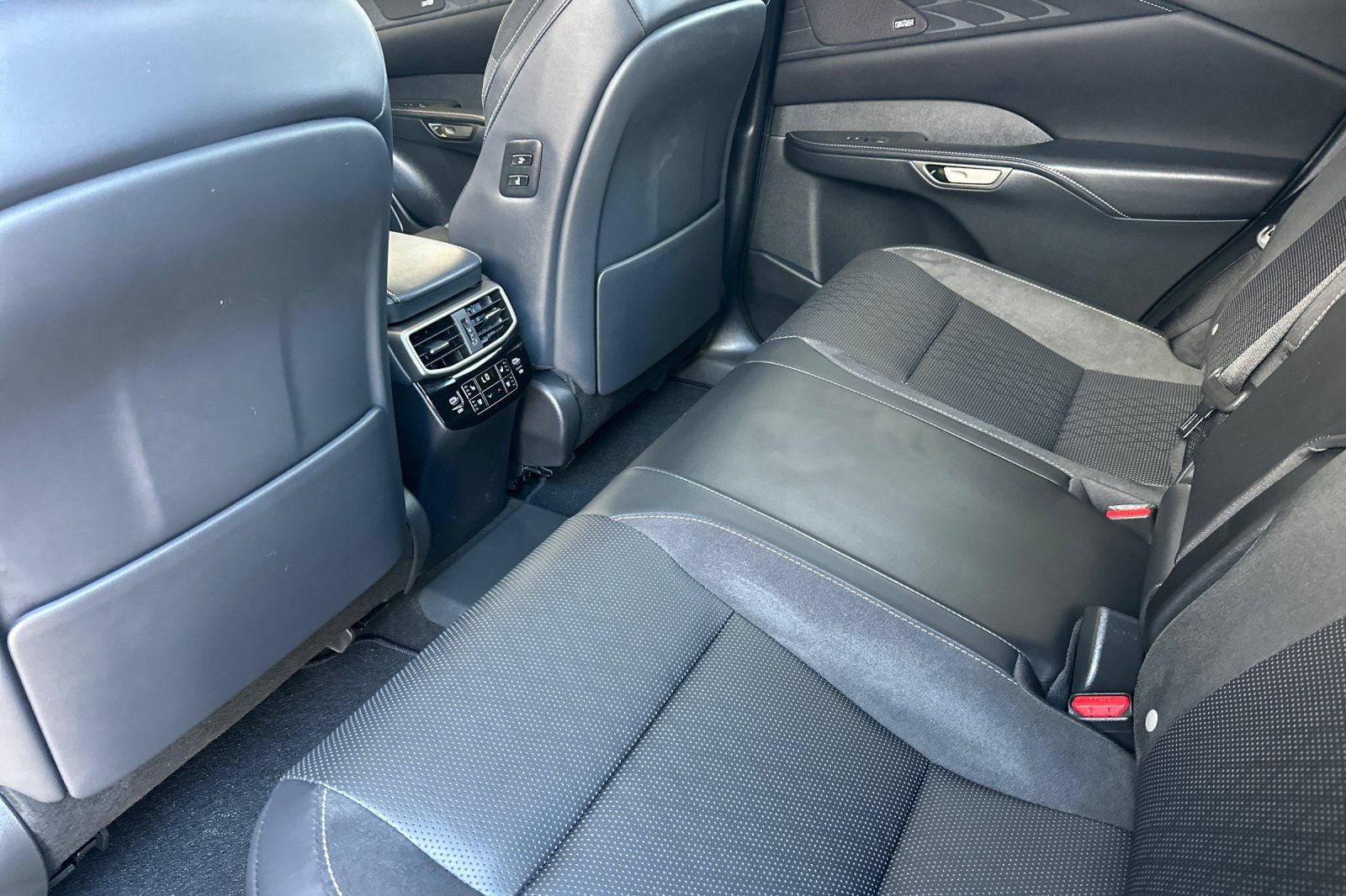 Used 2025 Lexus RX 450h AWD w/ Convenience Package image 9