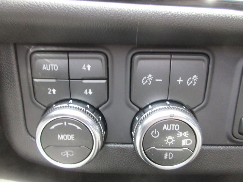 New 2026 GMC Yukon Denali AWD/4WD image 18