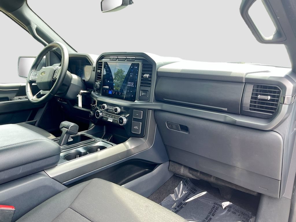 Used 2024 Ford F150 XLT w/ XLT Black Appearance Package RWD image 29