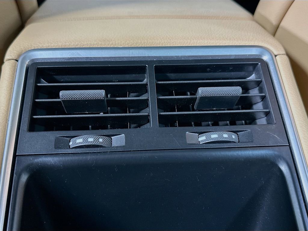 Used 2018 Porsche Panamera 4 image 27