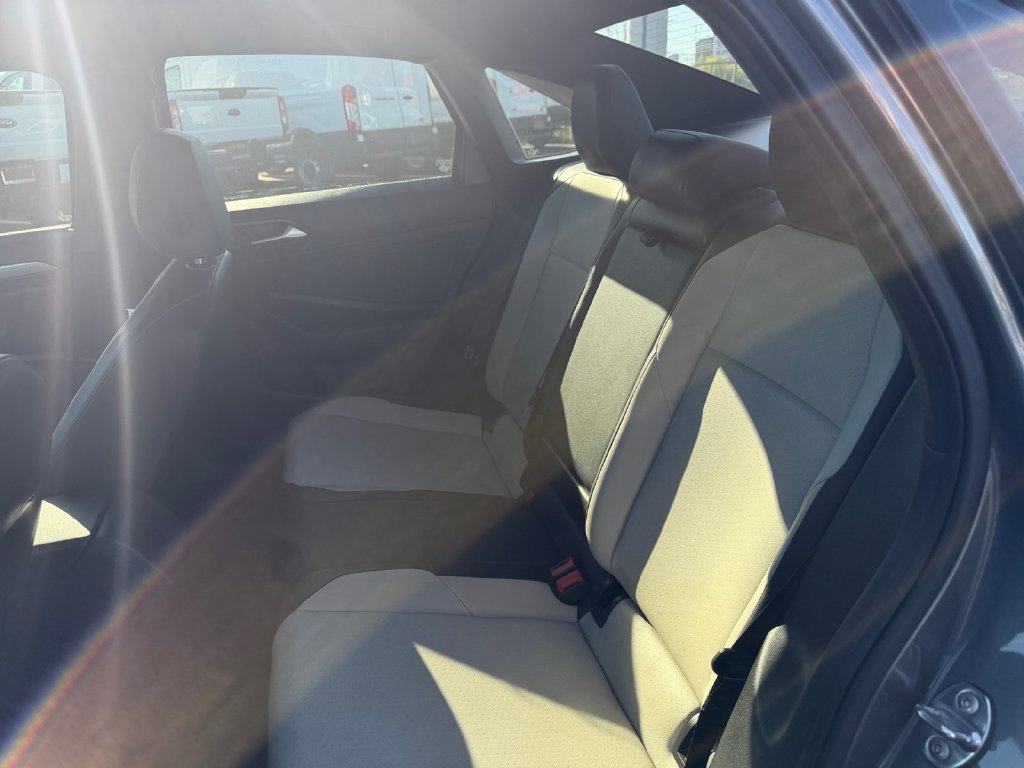 Used 2019 Volkswagen Jetta R-Line FWD image 18