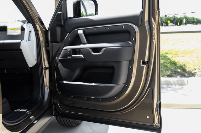 New 2026 Land Rover Defender 110 X-Dynamic SE AWD/4WD image 53