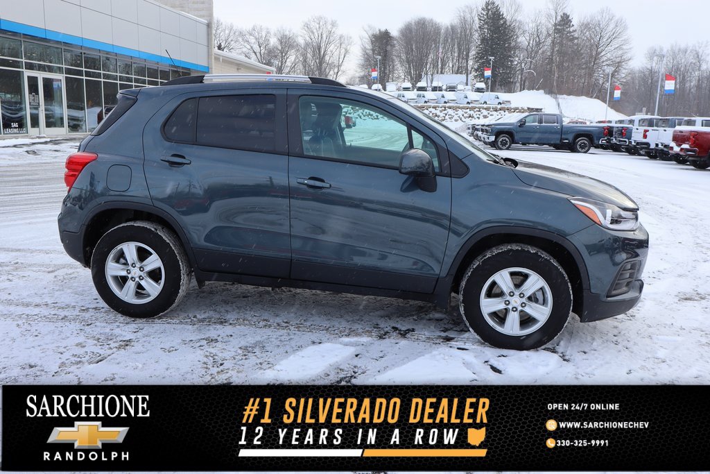 Used 2022 Chevrolet Trax LT w/ LT Convenience Package image 1